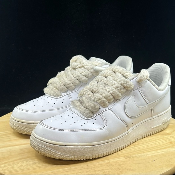 Nike Air Force 1 Low '07 Triple White Retro Classic CW2288-111 All Men's Size 10 - Picture 2 of 10